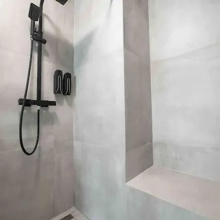Apartment Avec Jaccuzzi 15 Min Du Centre De Lyon