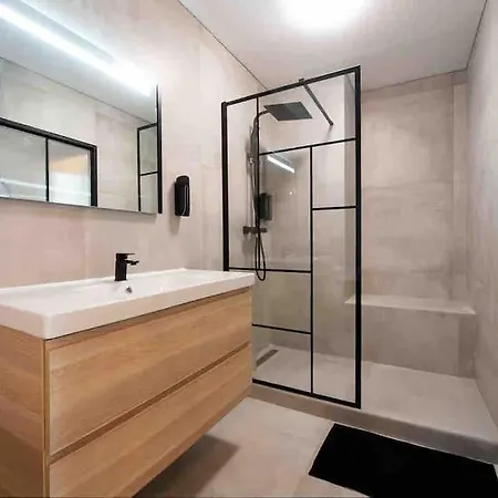 Avec Jaccuzzi 15 Min Du Centre De Lyon